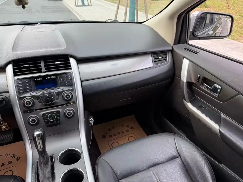 Ford Edge (Import) — миниатюра 10