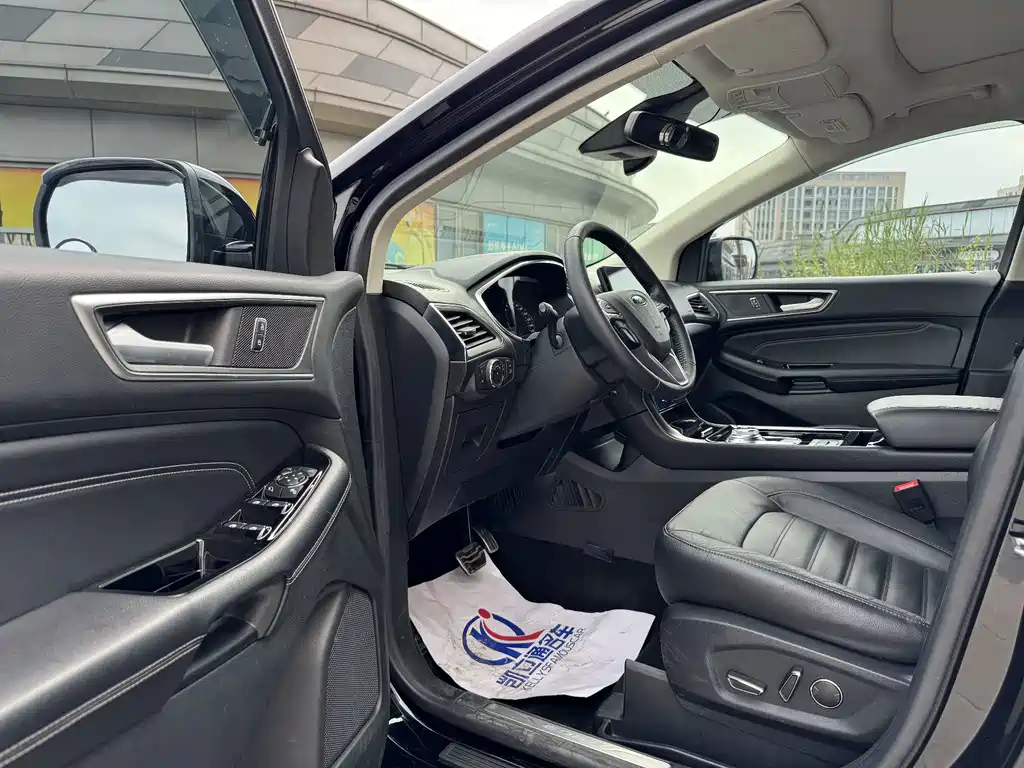 Ford Edge — миниатюра 7