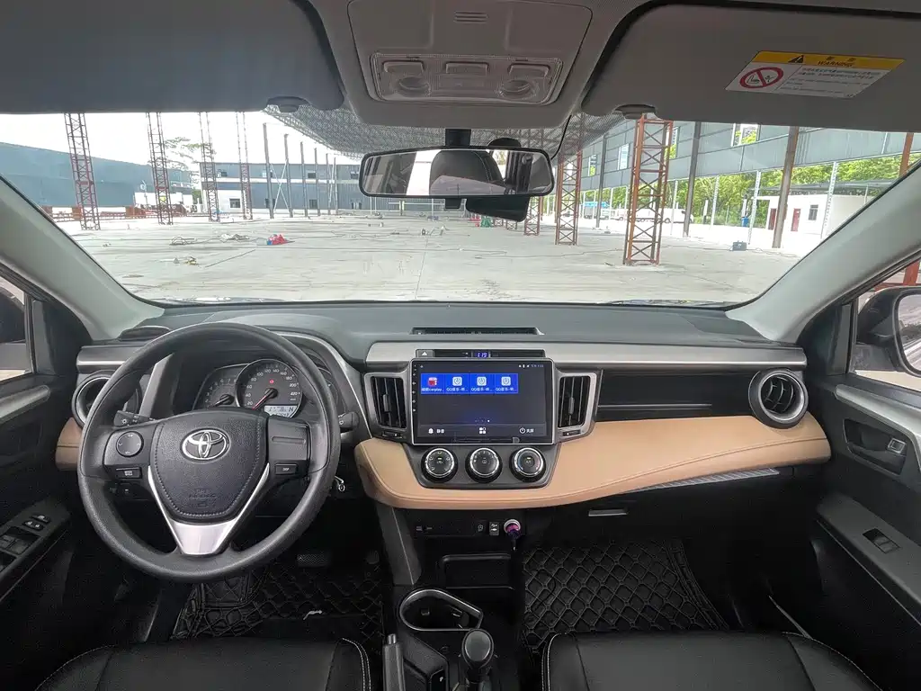 Toyota RAV4 — миниатюра 12