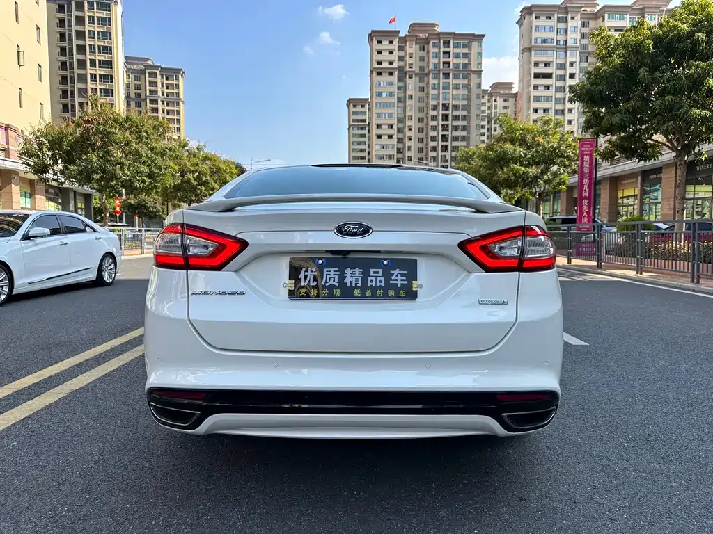 Ford Mondeo — миниатюра 7
