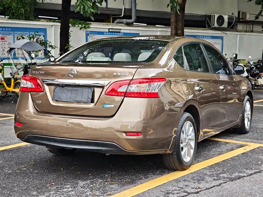 Nissan Sylphy 2012 1.8XL CVT Luxury
