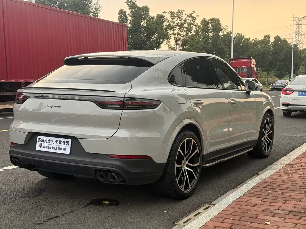Porsche Cayenne — миниатюра 15