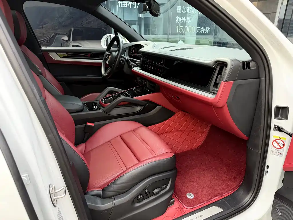 Porsche Cayenne — миниатюра 12