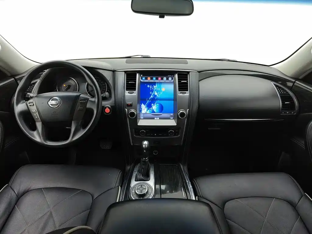 Nissan Patrol — миниатюра 5