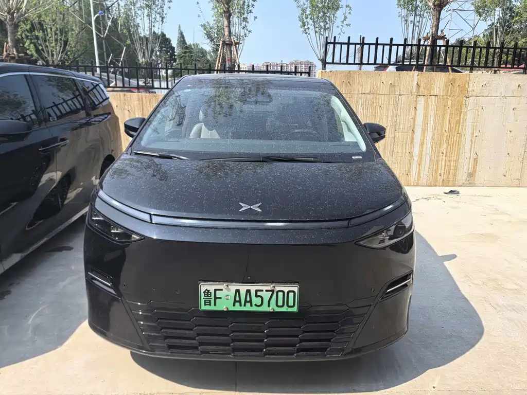 XPeng X9 2025