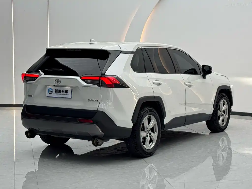 Toyota RAV4 — миниатюра 21