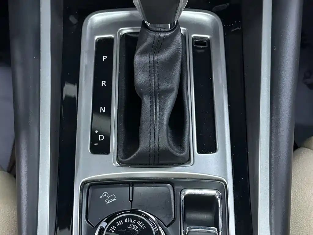 Mitsubishi Pajero Sport (Import) — миниатюра 26