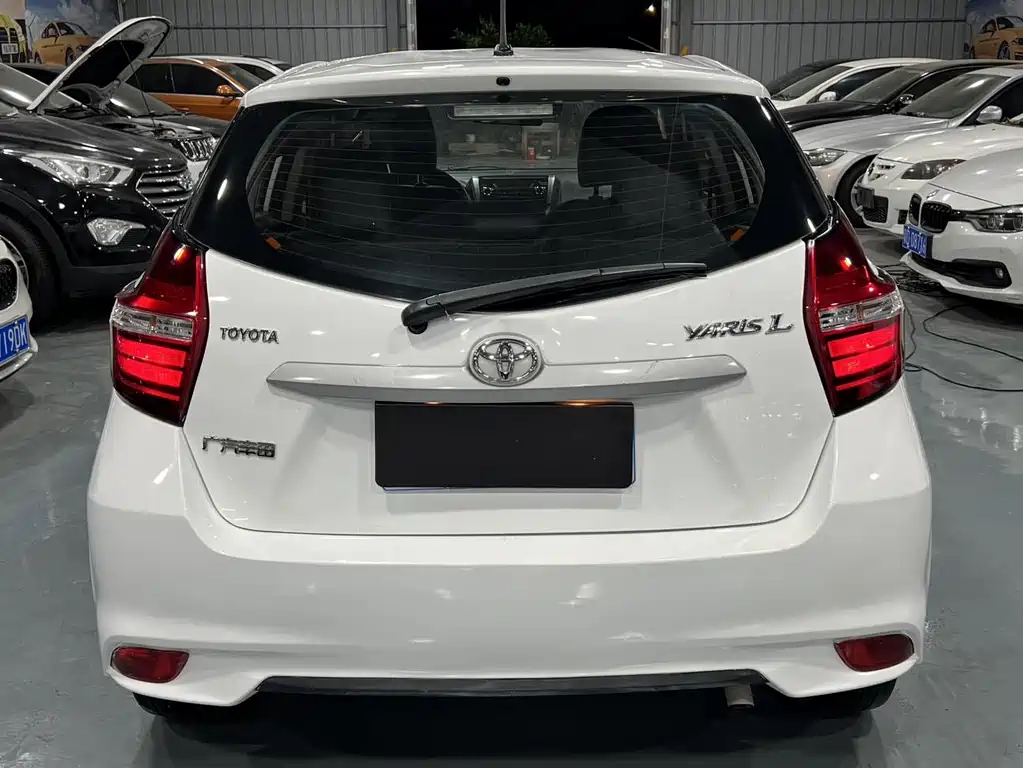 Toyota Yaris L — миниатюра 5