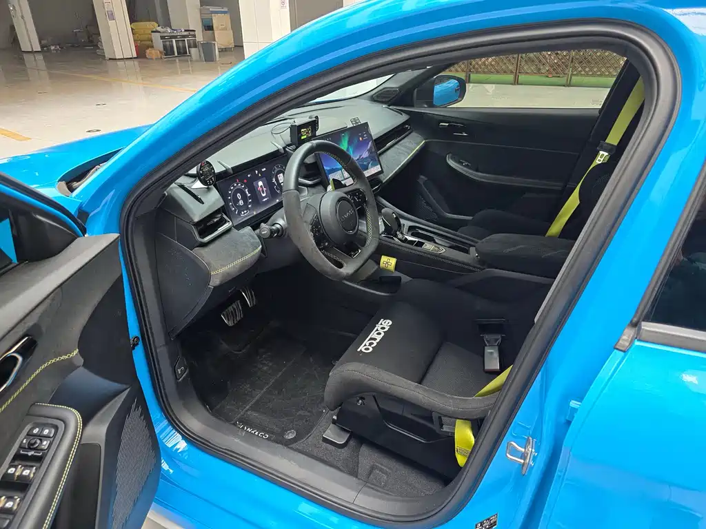 Lynk & Co 03 2023 03+ TCR Cyan