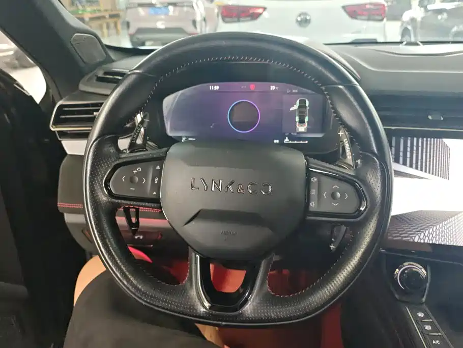 Lynk & Co 05 — миниатюра 15