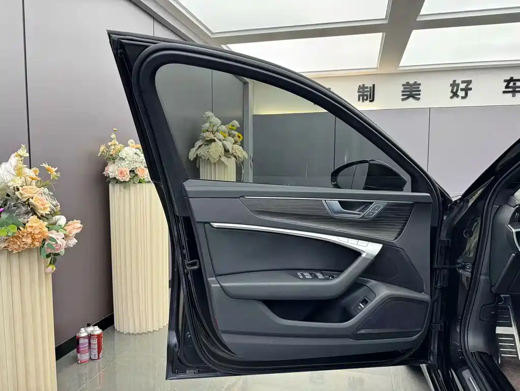 Audi A6L — миниатюра 11