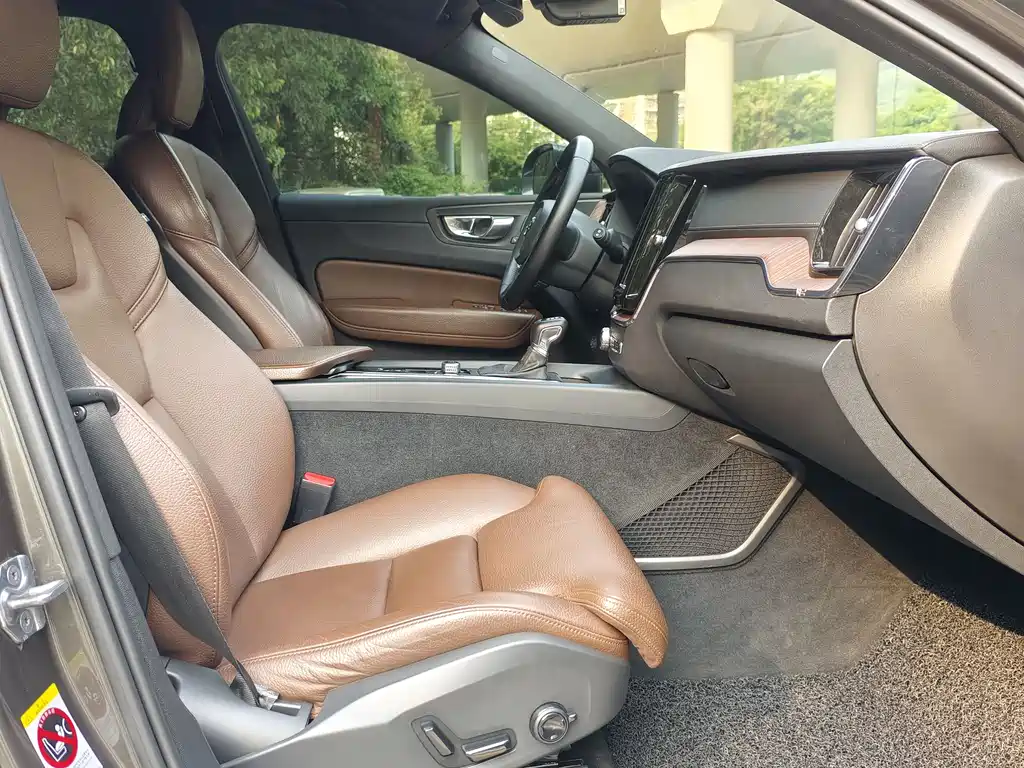 Volvo XC60 2021 T5 Luxury
