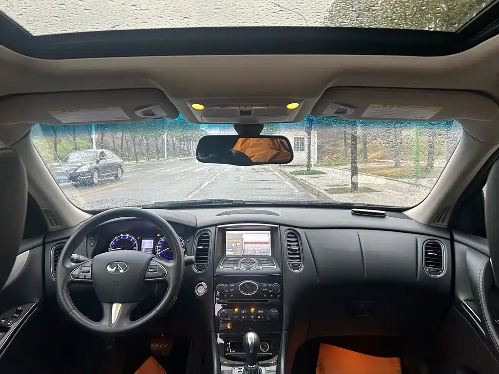 INFINITI QX50