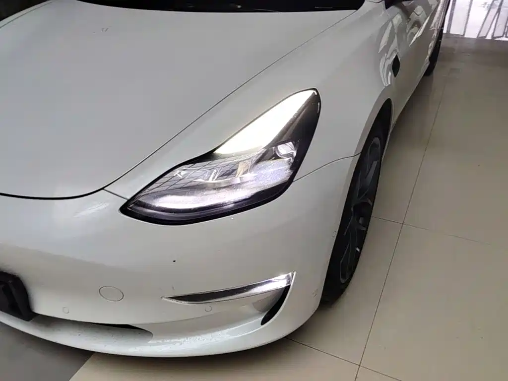 Tesla Model 3 — миниатюра 24