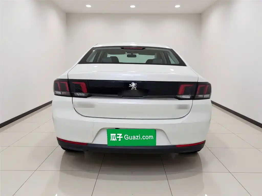 Peugeot 308 2016 1.6L MT Fashion