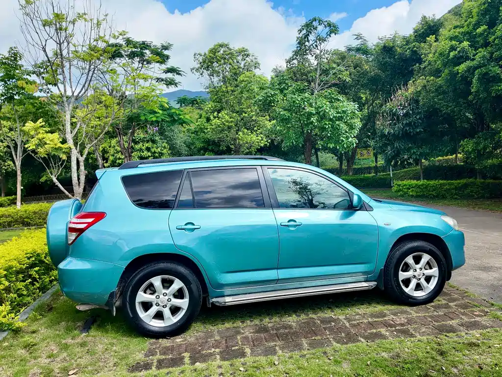 Toyota RAV4 — миниатюра 32