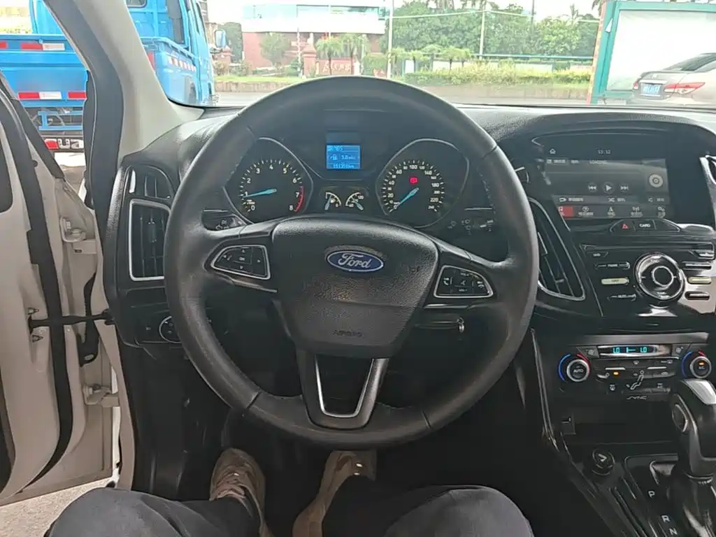 Ford Focus — миниатюра 11