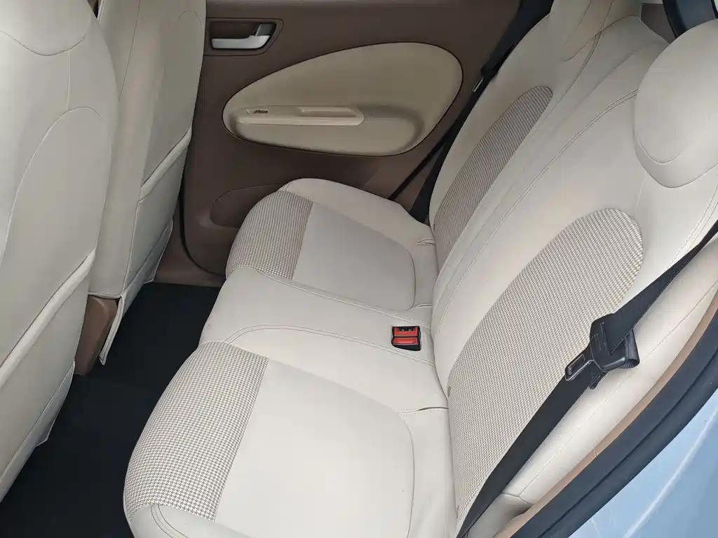 Wuling MINIEV — миниатюра 5