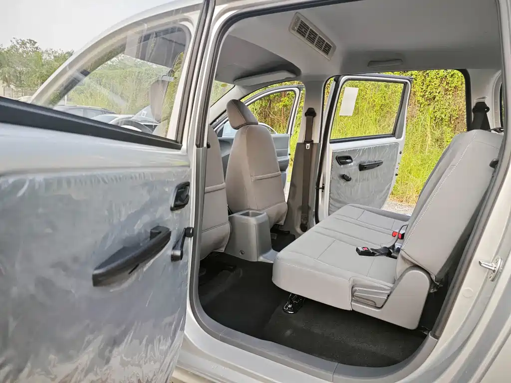 Wuling Hongguang EV — миниатюра 9