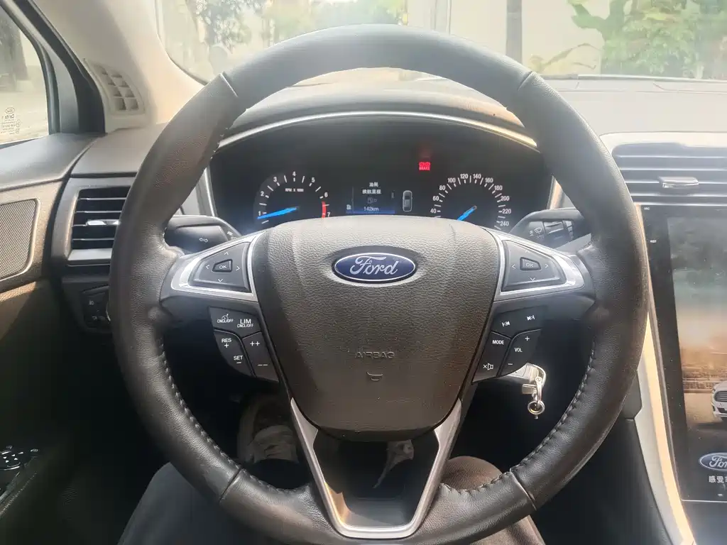 Ford Mondeo — миниатюра 13