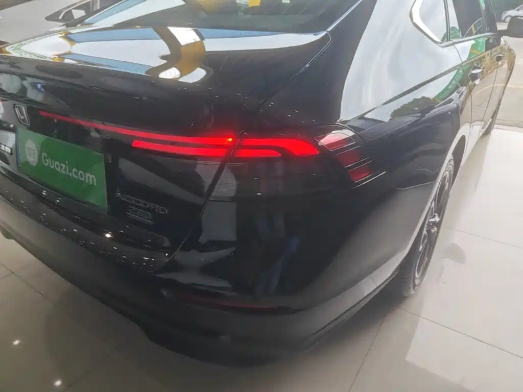 Honda Accord — миниатюра 8