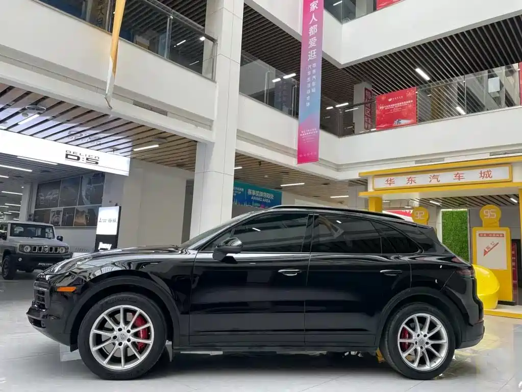 PORSCHE CAYENNE