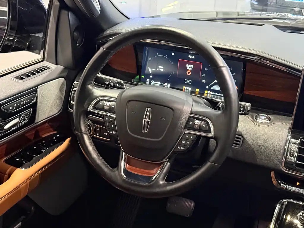 LINCOLN NAVIGATOR