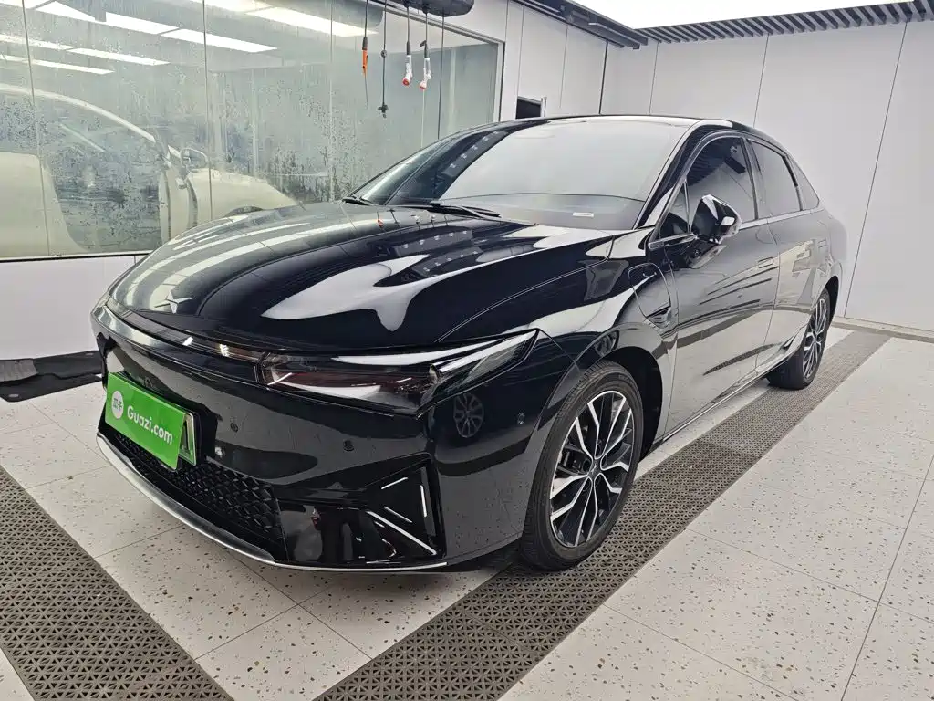 XPeng P5