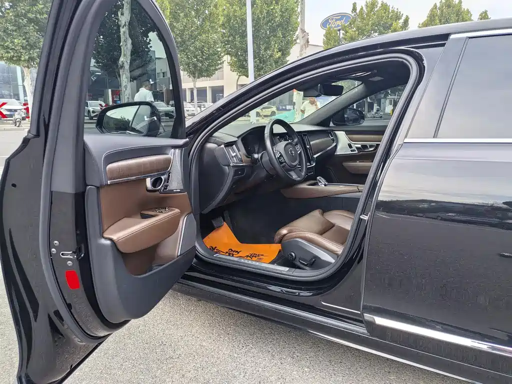 Volvo S90 — миниатюра 4