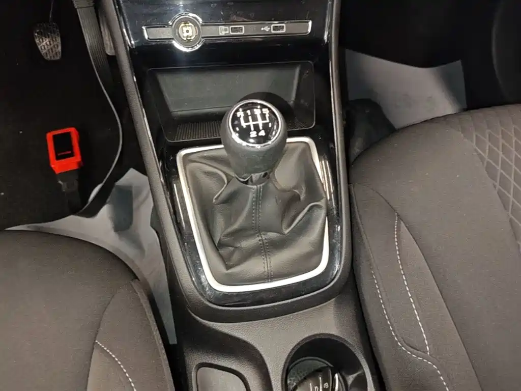 Roewe i5 — миниатюра 14