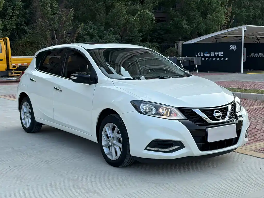 Nissan Tiida — миниатюра 3