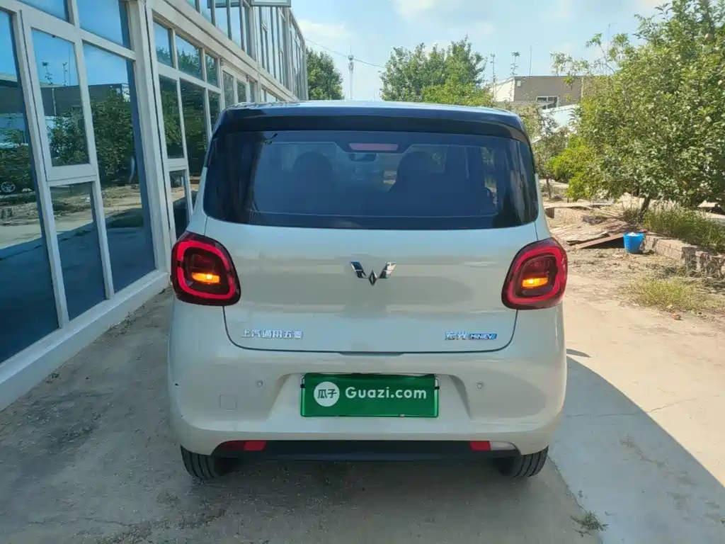 Wuling MINIEV — миниатюра 6