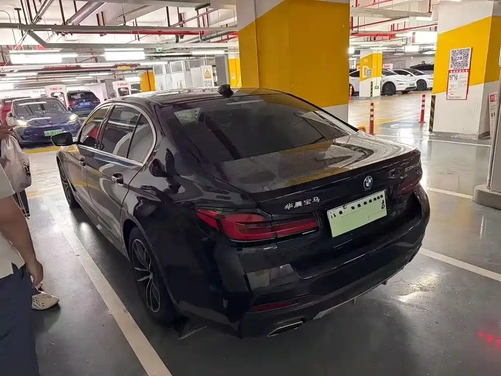 BMW 5 Series New Energy — миниатюра 7