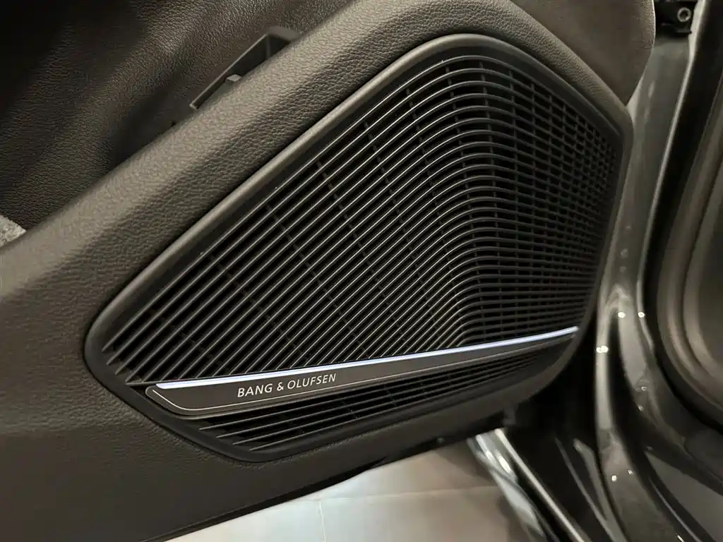 Audi A4L — миниатюра 12
