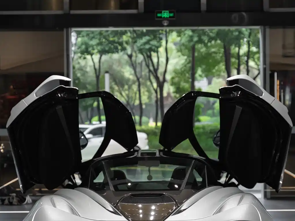 McLaren 720S — миниатюра 14