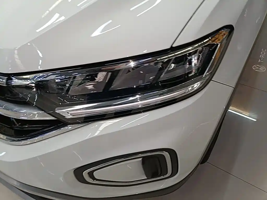 Volkswagen T-Roc — миниатюра 24