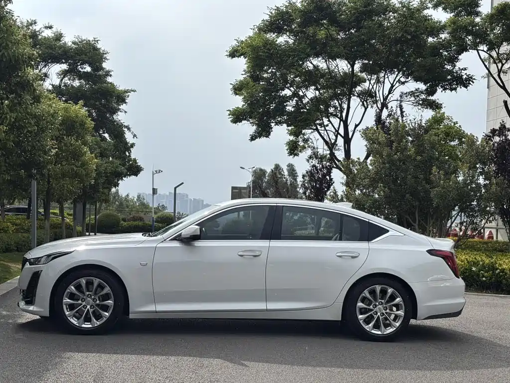 Cadillac CT5 — миниатюра 8