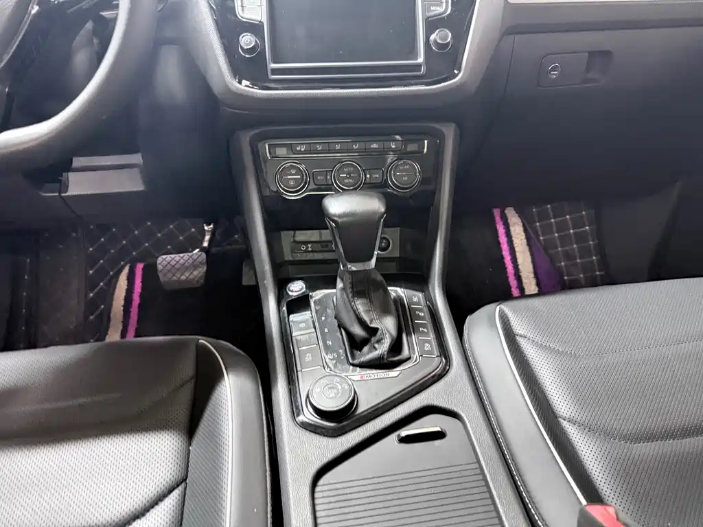 Volkswagen Tiguan L — миниатюра 16