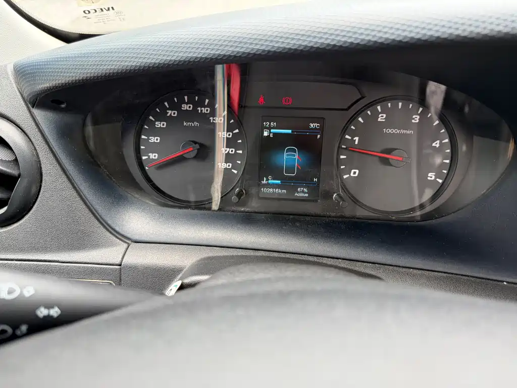 IVECO Ousheng — миниатюра 12
