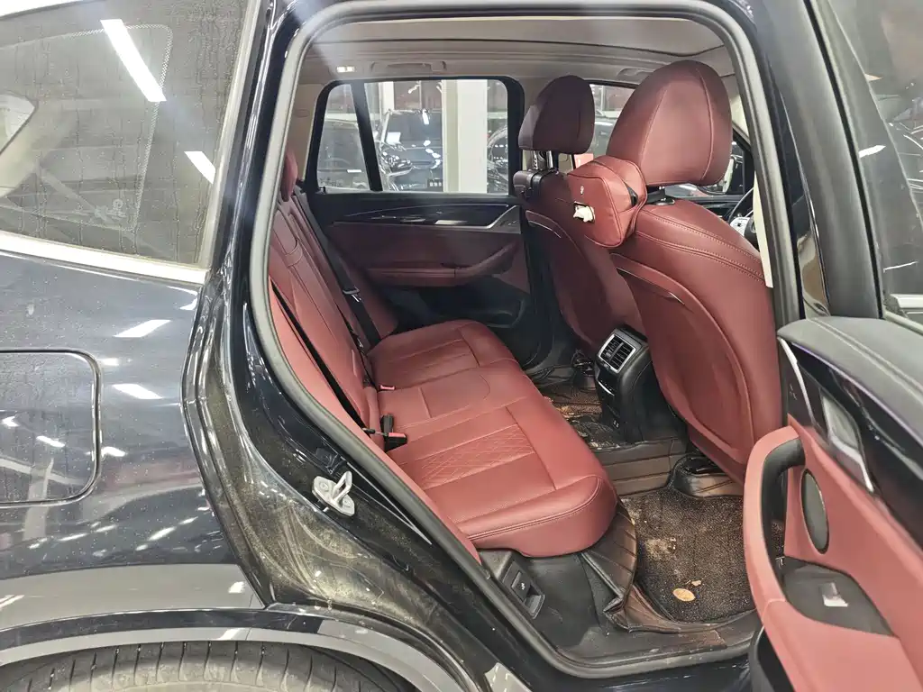 BMW iX3 — миниатюра 9