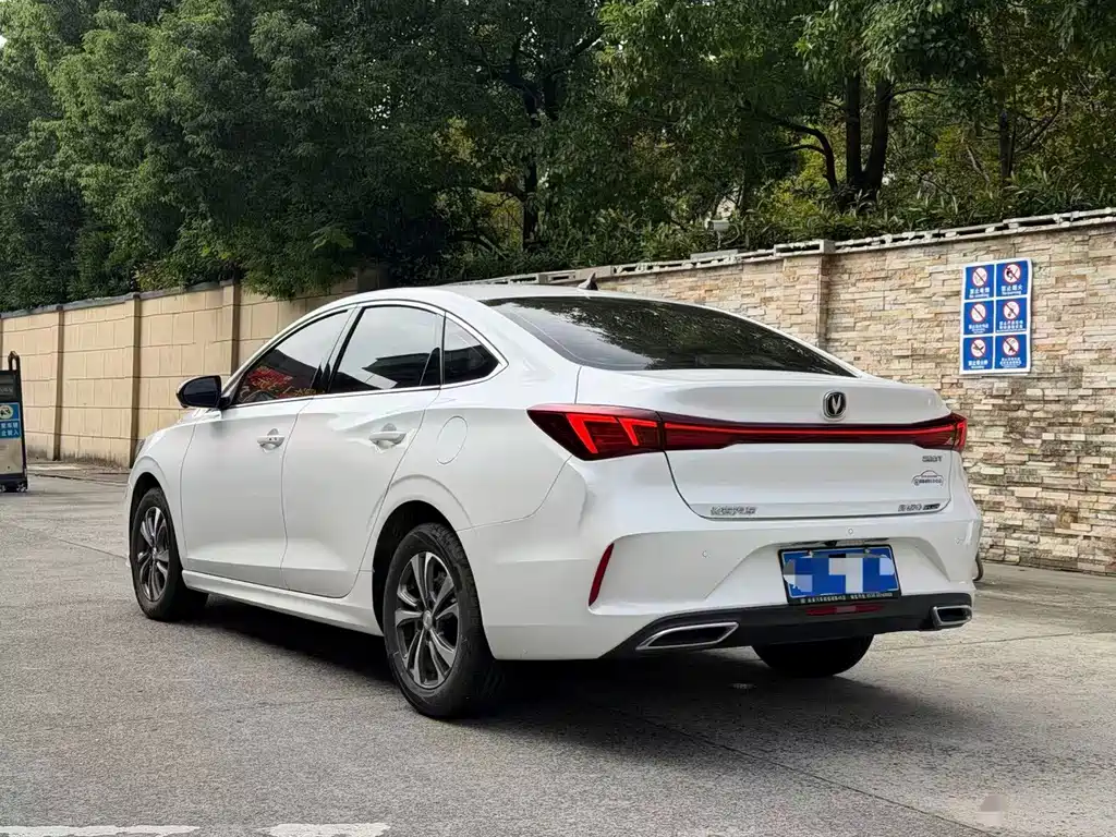 Changan Eado — миниатюра 4