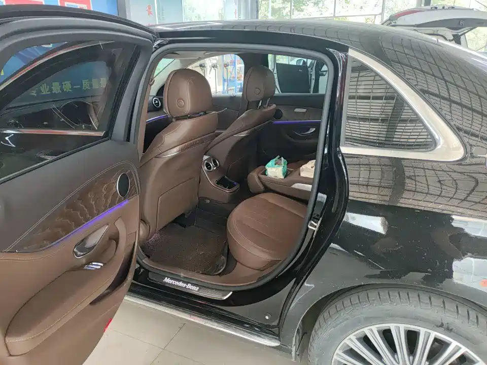 Mercedes-Benz E-Class — миниатюра 3