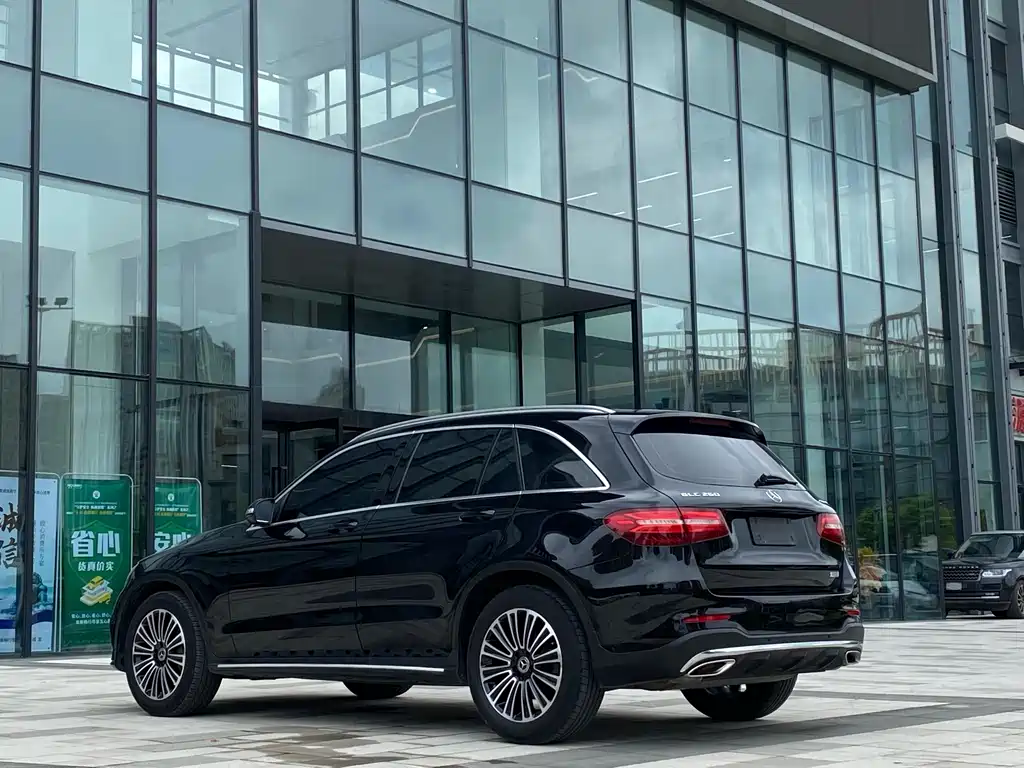 MERCEDES-BENZ GLC