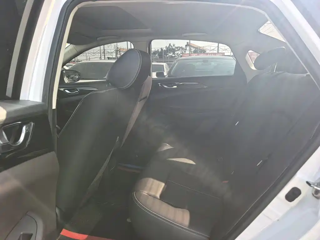 Changan Eado DT — миниатюра 10