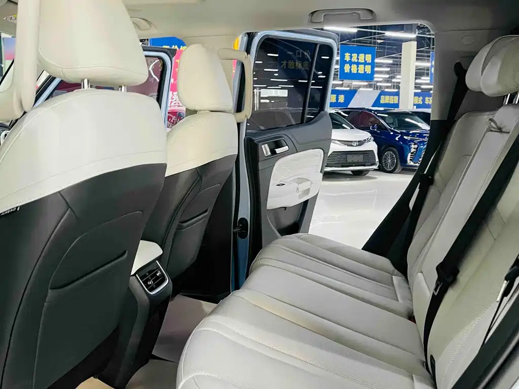 TANK TANK 300 NEW ENERGY