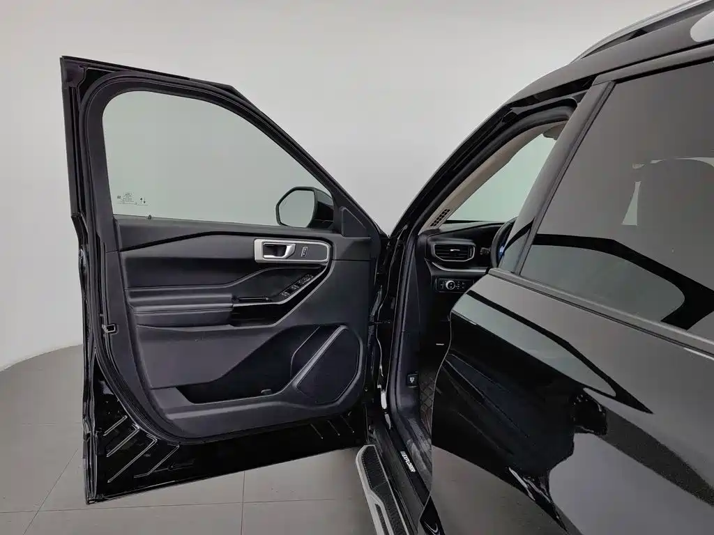 Ford Explorer — миниатюра 8