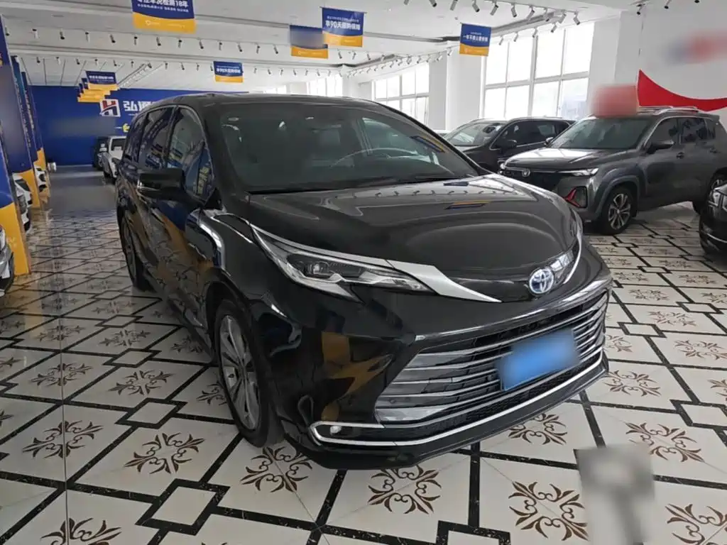 Toyota Sienna — миниатюра 4