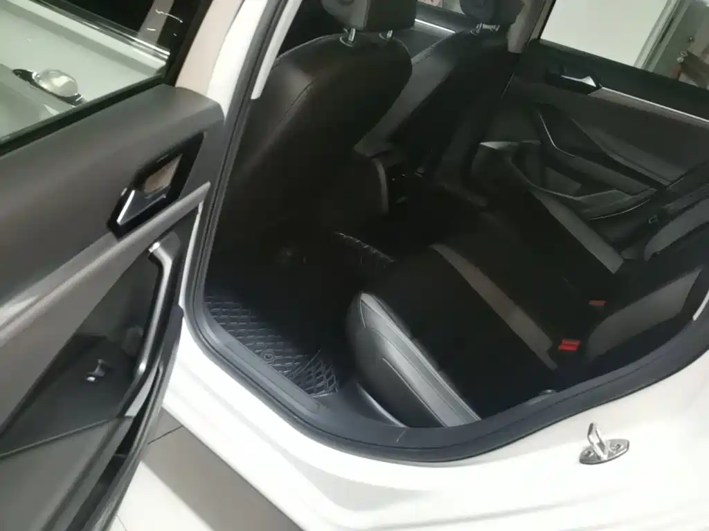 Volkswagen Sagitar — миниатюра 17