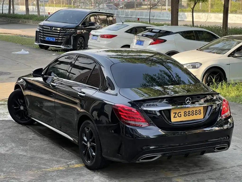 Mercedes-Benz C-Class — миниатюра 6