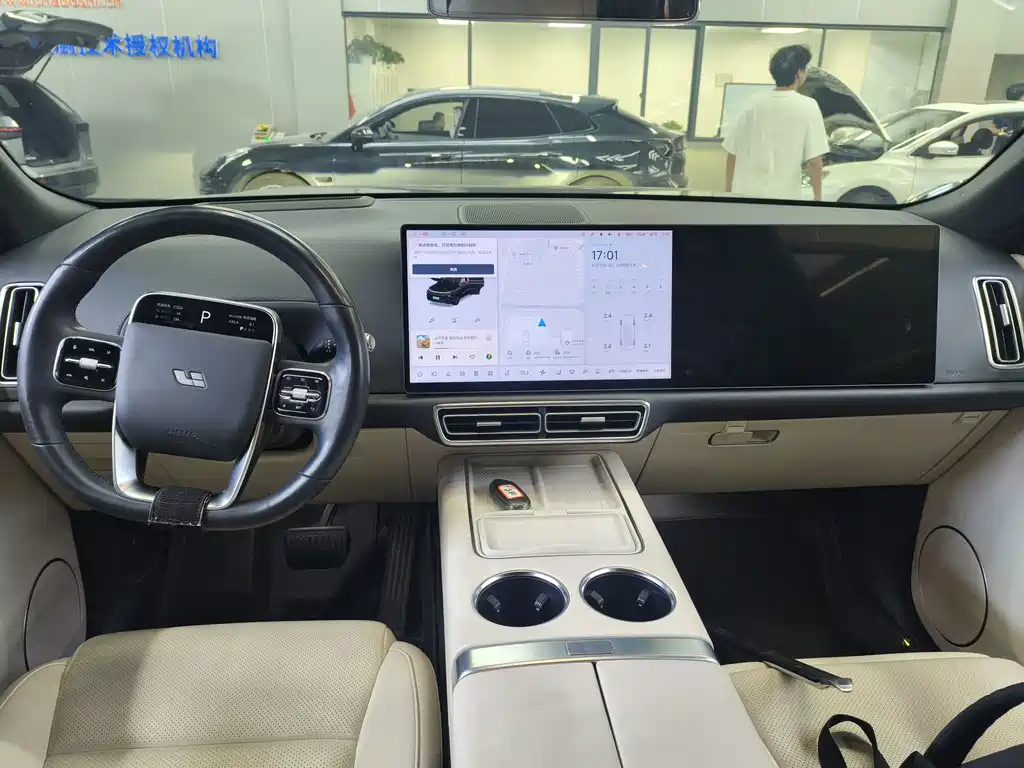 Li Auto Li L8 — миниатюра 4